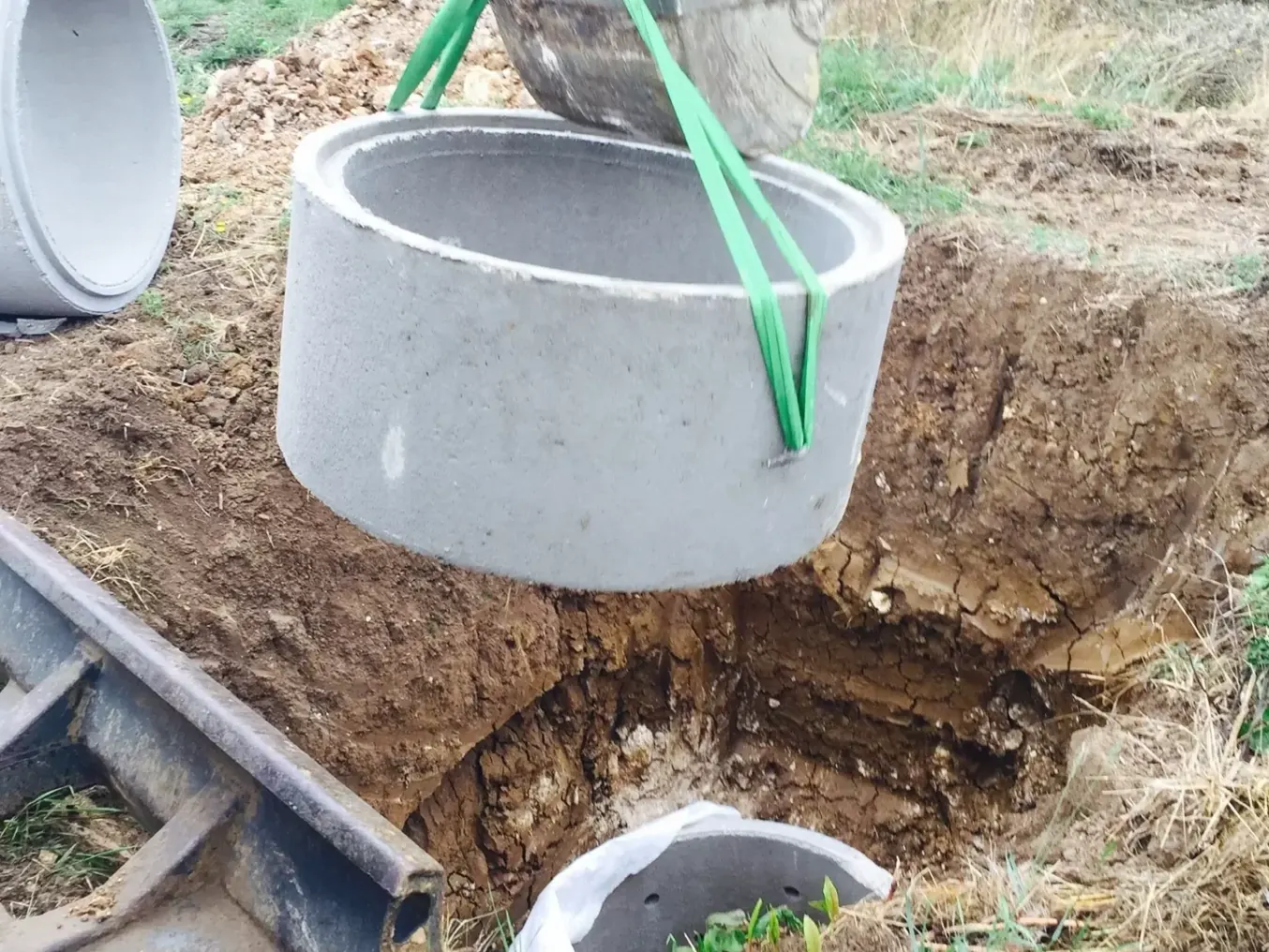 Pose de buses béton pour un ouvrage d'assainissement
